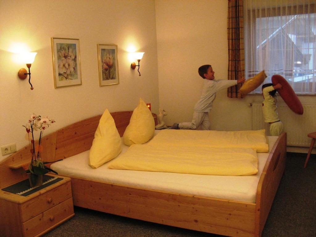 ניוסטיפט אים סטובאיטל Ferienhaus Ahorn חדר תמונה