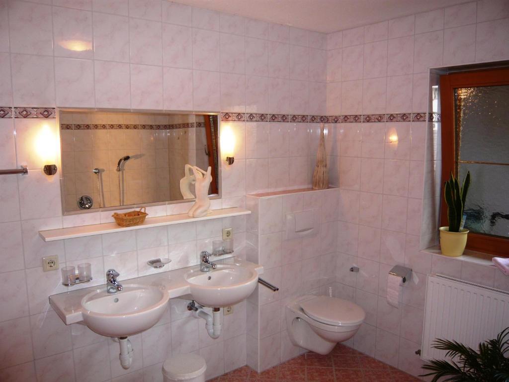 ניוסטיפט אים סטובאיטל Ferienhaus Ahorn חדר תמונה