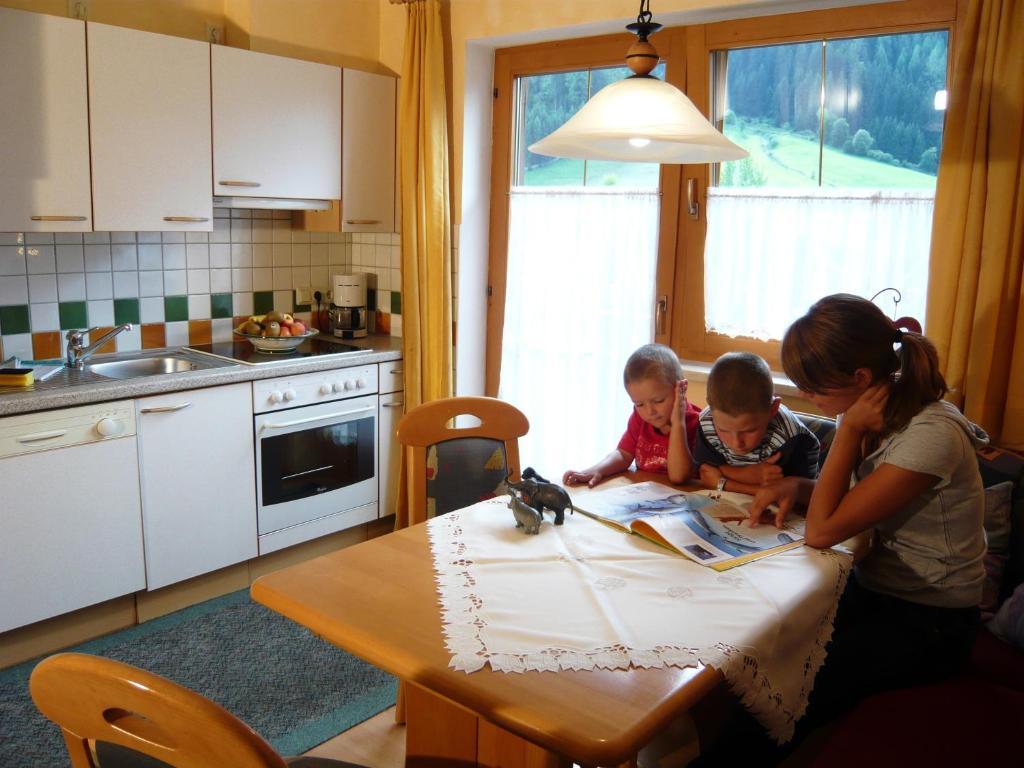 ניוסטיפט אים סטובאיטל Ferienhaus Ahorn חדר תמונה